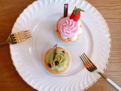 抹茶+草莓cupcake-B.O.M波姆烘焙(凤凰街店)