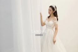 -Lady  Jane高端婚纱礼服馆