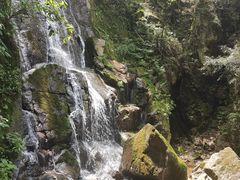 -藏龙百瀑风景区