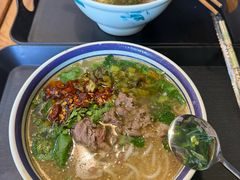 -云阿蛮云南生烫牛肉米线(奉贤路店)