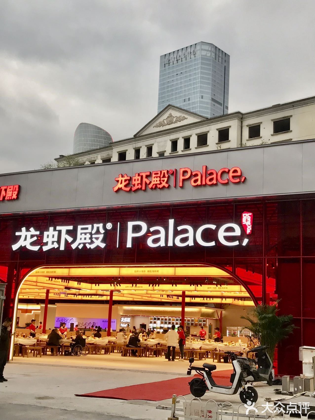 哇哦！这炸裂的吃虾阵仗有你吗