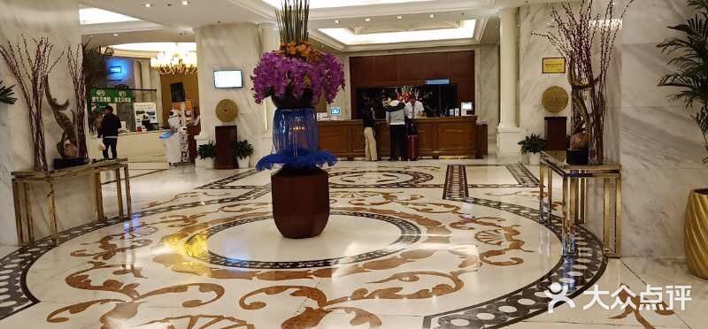 武汉汉口火车站东方建国大酒店图片