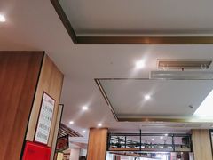 -有红鸡毛店·川菜(建设路店)