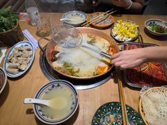 -洱火云南酸菜牛肉火锅(石景山当代商城店)