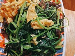 菠菜木耳炒蛋-塔哈尔·新疆盛宴(复地活力城店)