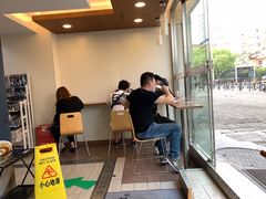 -全家便利店(宜山路站店)