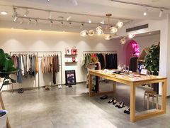 -nana showroom娜娜家服装店