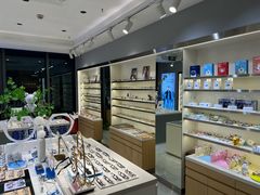 -视野联行眼镜·蔡司·尼康·豪雅·依视路(青浦宝龙店)