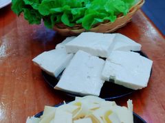 -曹丞相·地锅鸡·地锅鱼(武林店)