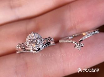 优雅不止一面 叠戴释放璀璨｜茜茜公主