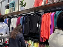 -lululemon(比斯特购物村店)
