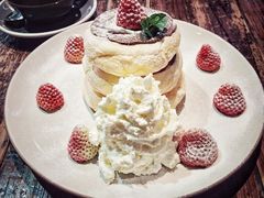 Nutella巧克力草莓松饼-MIKAKU(万达广场上海宝山店)