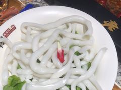 -老牌坊云南鱼豆花火锅(哈西万达店)