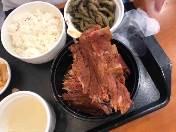 郑氏犟骨头排骨米饭生态城店