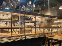 面包甜点陈列柜-昆明冠生园·蛋糕·面包(朗悦湾店)