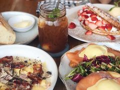 -ROAST coffee & eatery