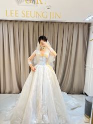 点击看大图 -GRACE KELLY婚纱与礼服(北京店)