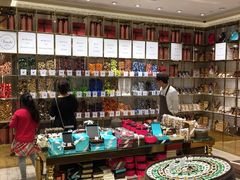 -VENCHI 闻绮(北京国贸商城店)