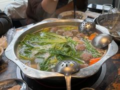 -牛一煲美食(江高店)