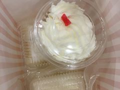 -红宝石·鲜奶小方·海派西点房(南丹店)