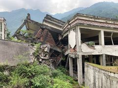 -四川汶川特大地震漩口中学遗址