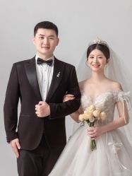 -雪中彩影婚纱摄影·微光艺术中心