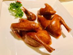 玻璃烧乳鸽-利苑酒家(宜安广场店)