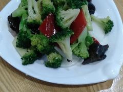 -三好食堂(煎饺·馄饨·肉饼米线·盛世广场店)