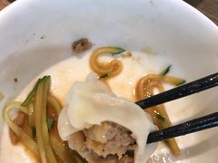 酸菜土猪肉水饺-上关雪東北菜(中房金谊店)