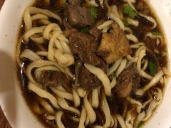 牛肉面-清真吴记门钉肉饼·喜多利