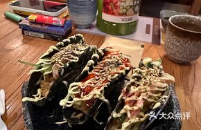 Three-Generations Sushi Taco