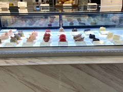 -Fridi Patisserie Cafe