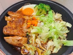 铁板黑椒鸡排饭-牛邸·烧肉饭(来福士店)