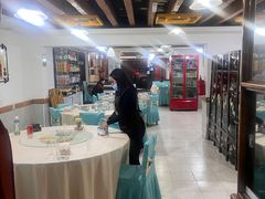 -YI PIN JU 一品居中餐厅 中国超市