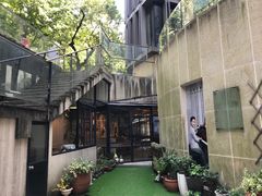 -柏斯音乐艺术中心·钢琴·吉他(上音店)