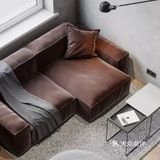 由于户型限制，厨房卫生间这边几乎无采光，设计师将卧室