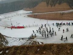 -采薇庄园四季滑雪场