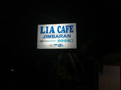 -Lia Cafe