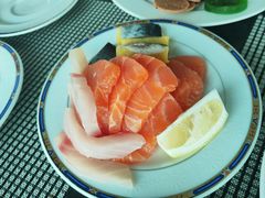 -亚洲国际大酒店·云顶阁旋转自助餐厅