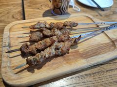 传统羊肉串-阿里家·新疆烤肉酒場 by MIG