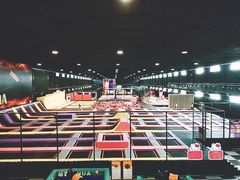 -嘿哟动霸CHUA·新潮玩运动娱乐中心·蹦床滑冰团建乐园