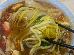 -老邮差酸辣粉麻辣烫(步行街店)