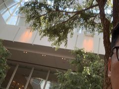 -乐蓬马歇百货公司(Rive Gauche)