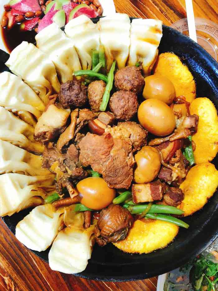 大众口味价格偏高但是很火菜品很干净