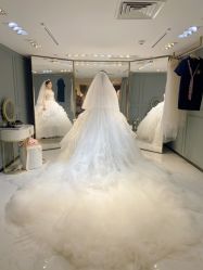 点击看大图 -GRACE KELLY婚纱与礼服(北京店)