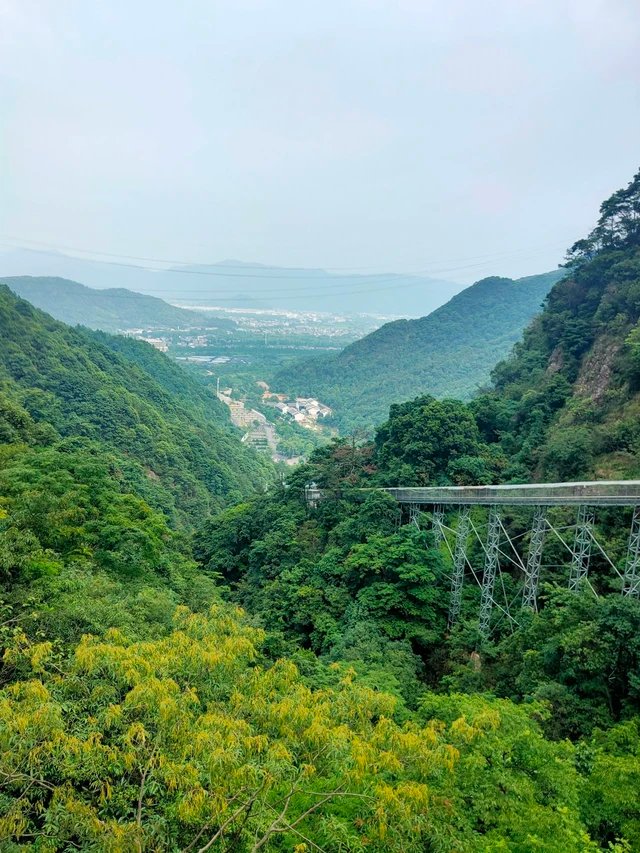 梁皇山景区图片