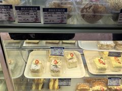 -白玉兰食品甜凤店(合生汇店)