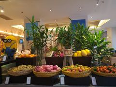 自助取餐区-海口绿发希尔顿酒店-田园汇自助餐·三文鱼·海鲜