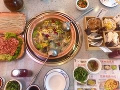 -阿婆情腊排骨火锅(金虹路店)