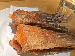 秘制炸鱼尾-阿里家·新疆烤肉酒場 by MIG